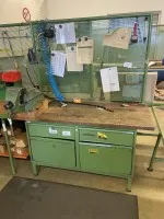 1 workbench with vice and tool backboard