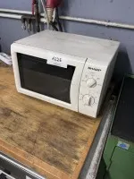 1 micro-ondes Sharp
