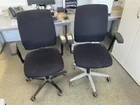 2 otočné židle s područkami