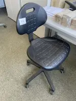 1 otočná kancelářská židle