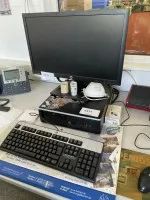 1 PC HP (bez pevného disku) s širokoúhlým TFT monitorem HP