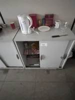 1 posuvná skříň na spisy
