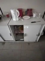 1 posuvná skříň na spisy
