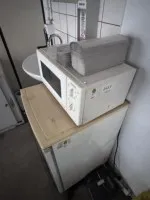 2 microwaves