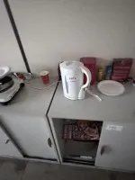 1 czajnik elektryczny