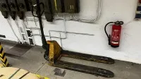 1 transpalette (défectueux)