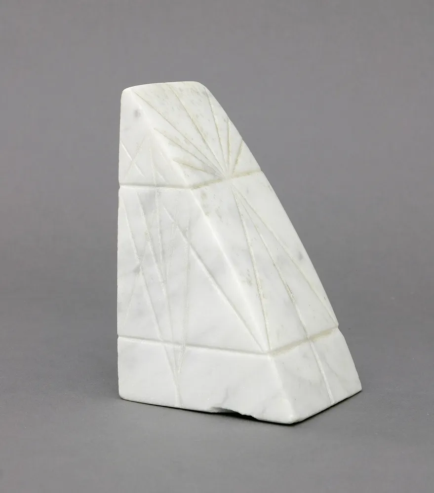 Kriester, Rainer (1935 Plauen - 2002 Castellaro/Włochy) – Biały Idol I. 1989. Marmur z Carrary