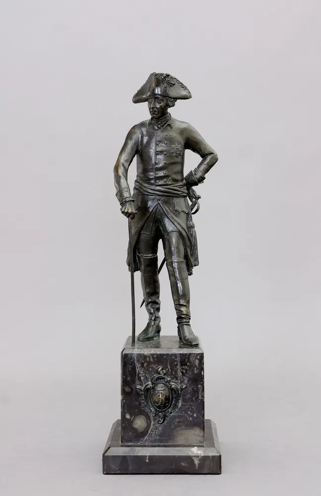 Rauch, Christian Daniel (1777 Arolsen - 1857 Dresden) – after King Frederick II as "Old Fritz". Around 1900. Bronze, dark patina, on...