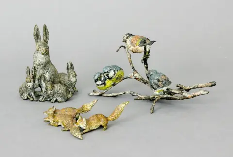 Bronzes viennois, début du 20e s., 3 pièces 1. Groupe de lièvres