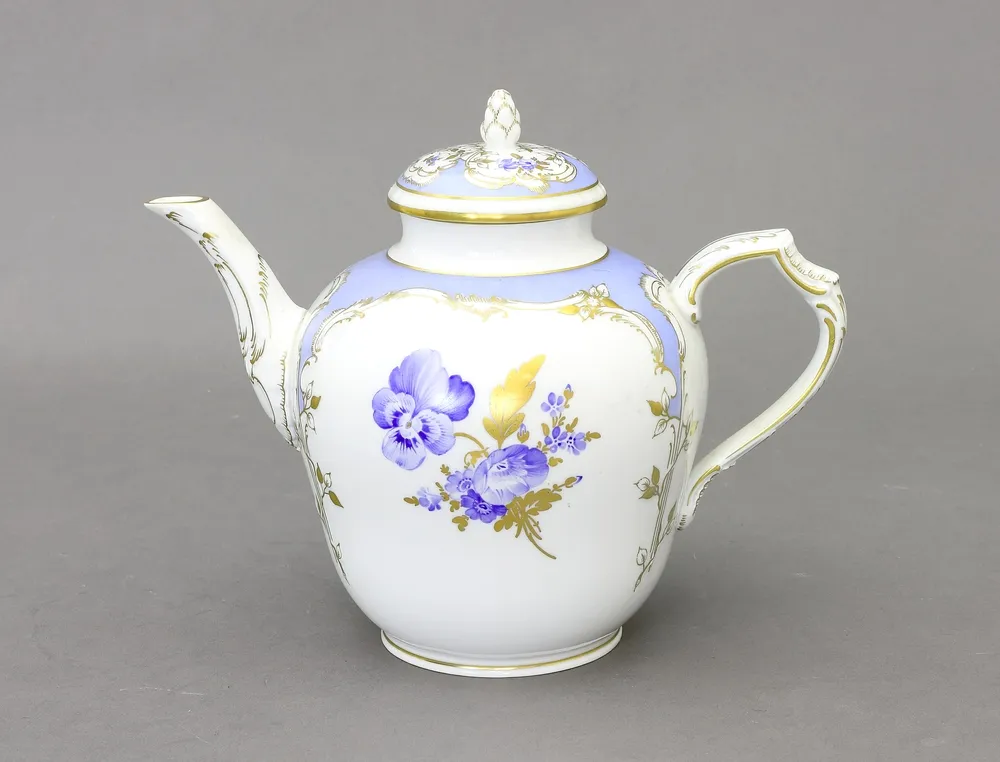 Théière, KPM Berlin, 1870-1945, du service "Neuzierat", "Bleu mourant", dorure et bords dorés