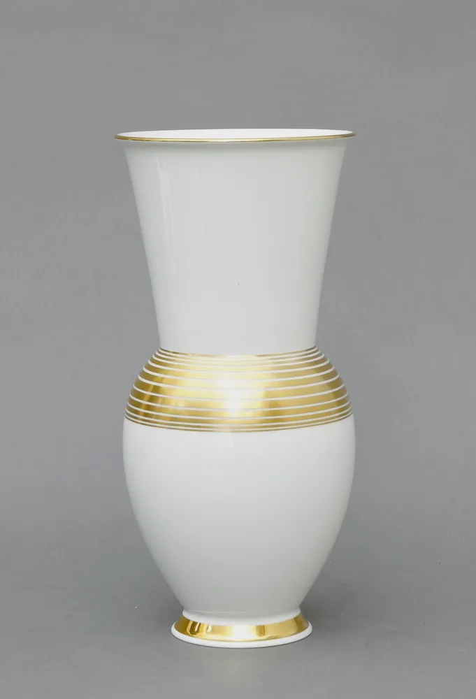 Vase, KPM Berlin, 2009, vase de table "Hallesche Form", avec bandes et bords dorés