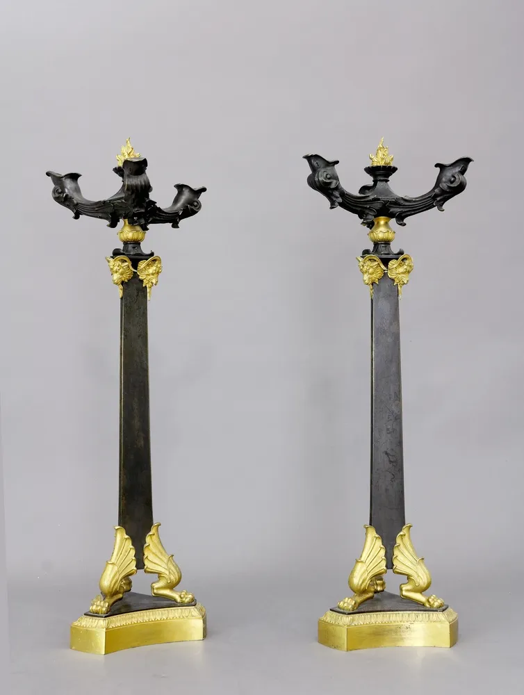 Kerzenleuchter, Kandelaber, Bronze, wohl Frankreich, 19. Jh., ein Paar Vergoldet und patiniert