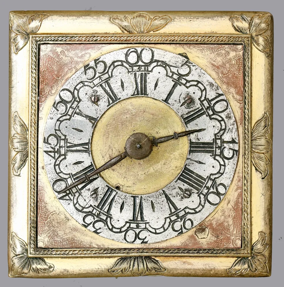 Uhr, Tisch-Uhr oder Horizontal-Uhr, Bronze, wohl Süddeutsch, letztes Drittel 17. Jh. Feuervergoldet, mit seitlichen floralen Reliefs,…