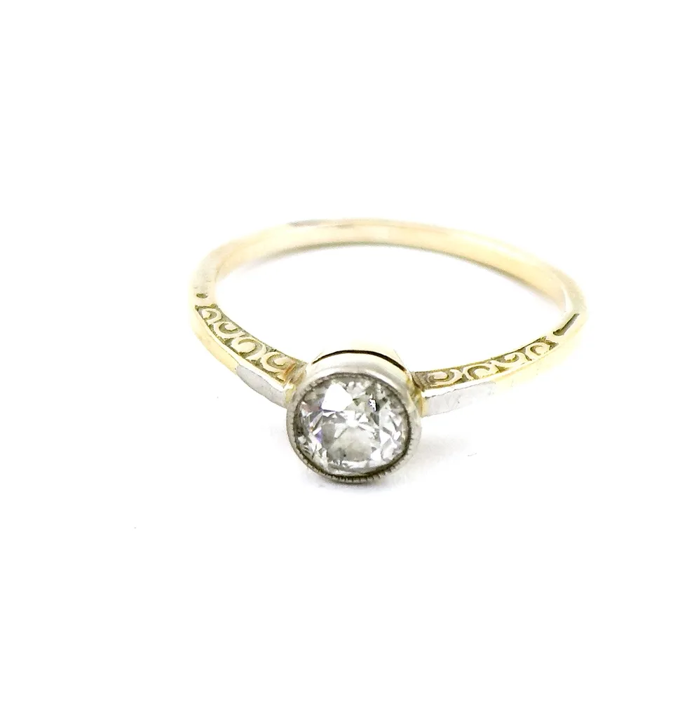 Bague, or jaune 585, avec diamant taille brillant d'env. 0,45 ct. Taille 53. Poids brut 1,99 g.