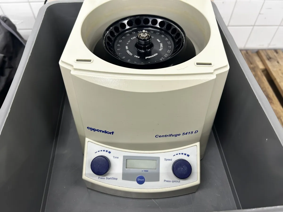 Centrifuge EPPENDORF 5415 D