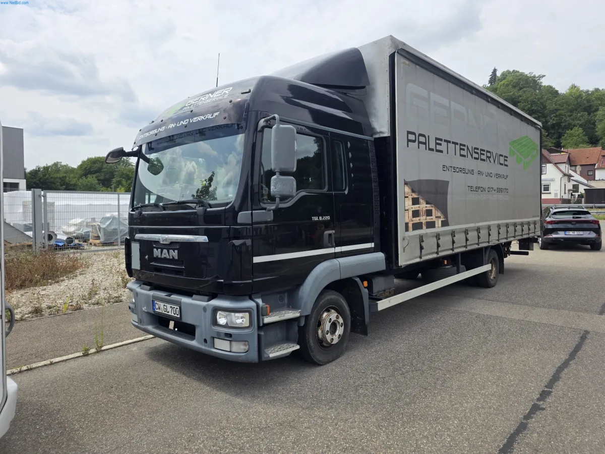 Truck MAN TGL8.220