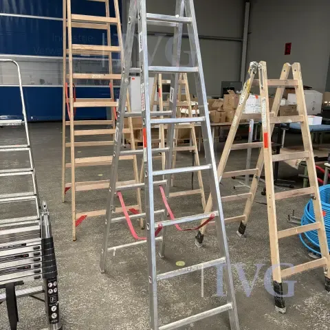 Aluminium step ladder