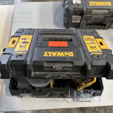 Cordless angle grinder DEWALT DCG405