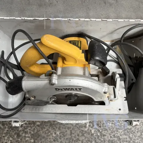 Piła tarczowa DEWALT D23550-QS