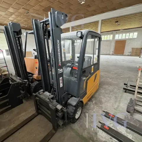 E-Gabelstapler JUNGHEINRICH EFG 218K