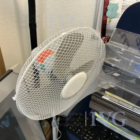 Ventilateur sur pied