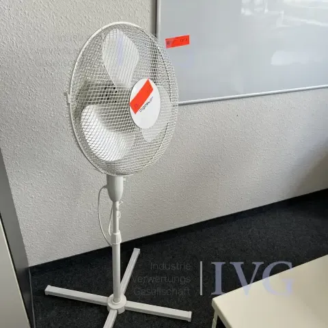 Ventilateur sur pied