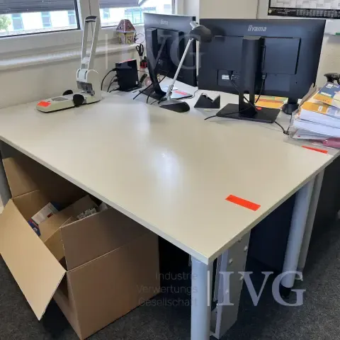 Schreibtische