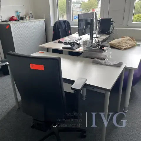 Elektricky výškově nastavitelný stůl