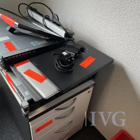 Partij oude computerapparatuur
