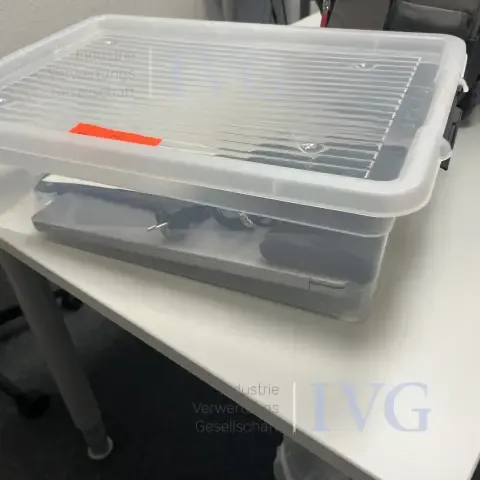 Kleine plastic gereedschapskist