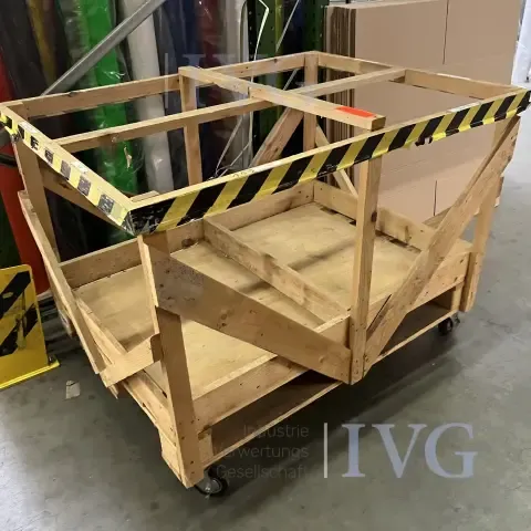 Dřevěný přepravní vozík