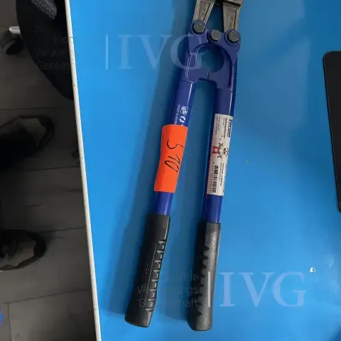 FORMAT bolt cutter