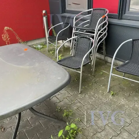 Stół ogrodowy