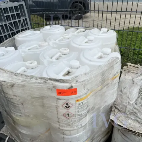 Partij kunststof jerrycans