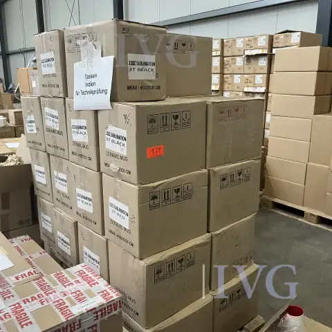 Pallet of ceramic cups