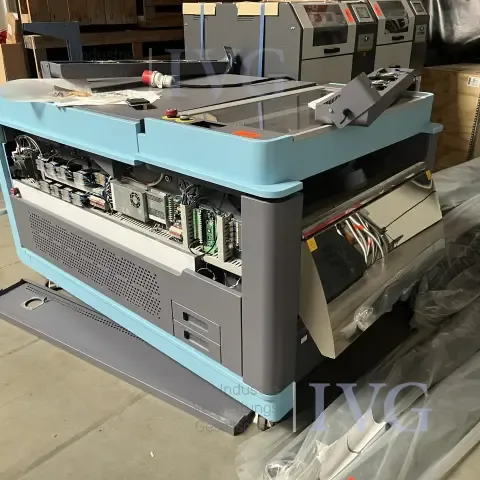 Automatic powdering and fixing machine