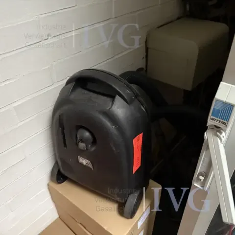 Staubsauger AEG 61EKS01