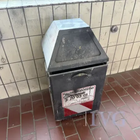 Corbeille à déchets en inox