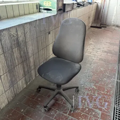 Bürodrehstuhl (schwarz)