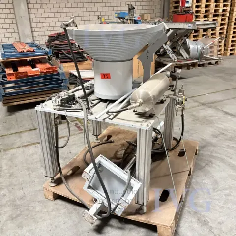 Vibrating conveyor with pump BAUMER KPE9 EKBG