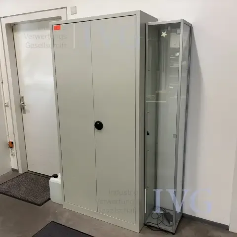 Armoire en acier (grise)