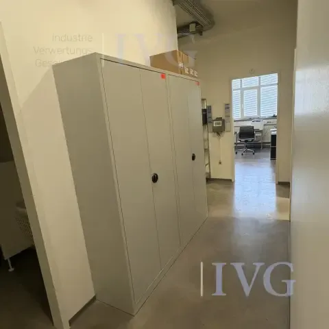 Armoire en acier (grise)