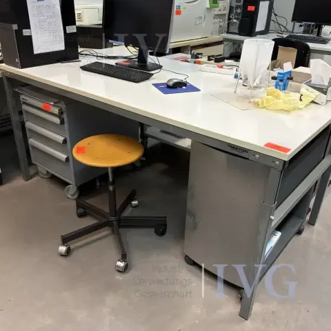 Arbeitstisch TRESTON