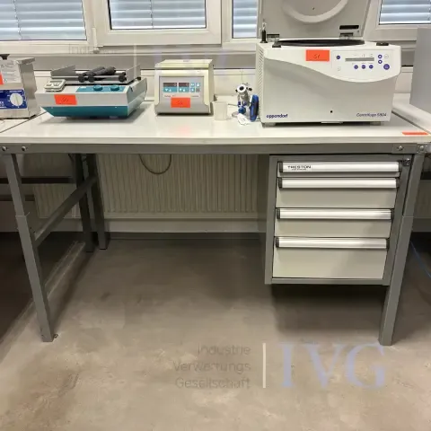 Arbeitstisch TRESTON