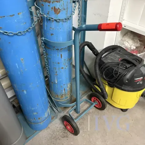 Bottle transport trolley