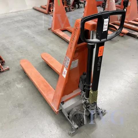 Transpalette à mât BT HHM100