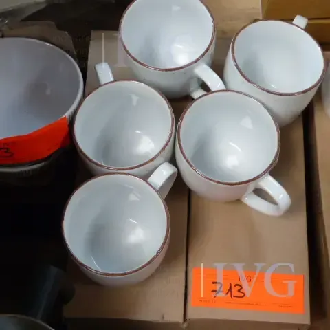 Lot de tasses et bols