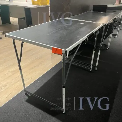 Lot de tables pliantes