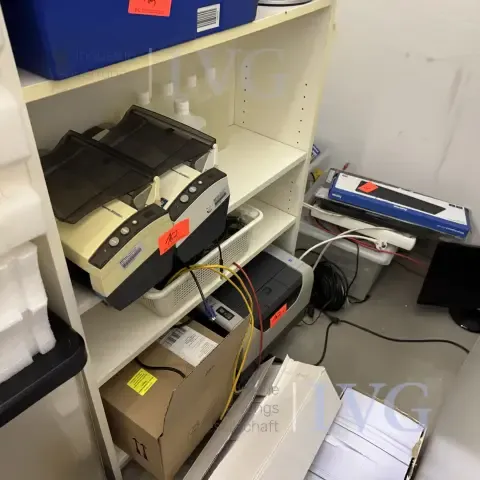 Partia starego sprzętu komputerowego