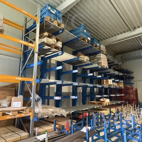 Cantilever rack (blue)